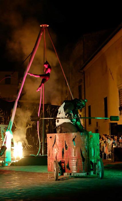 show of street theater storie di streghe